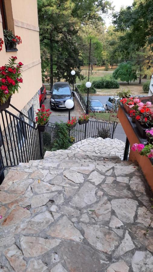 Apartman Modena Lux Vrnjačka Banja Exterior foto